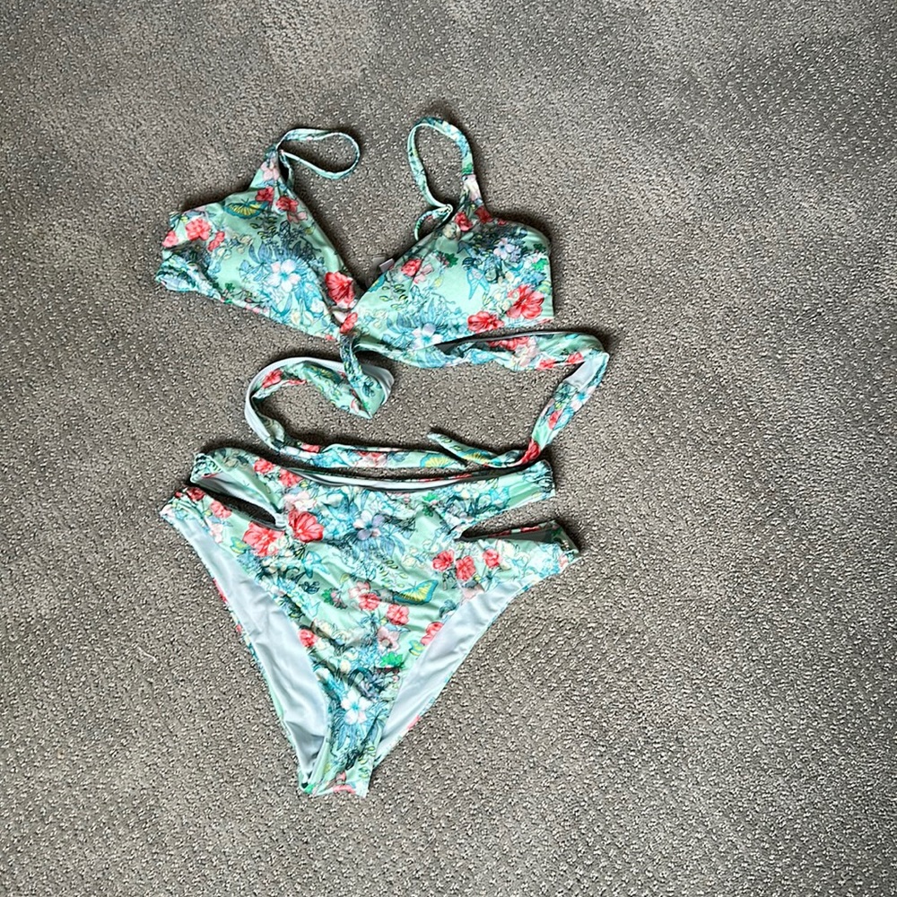 Victorias Secret Bikini in Medium